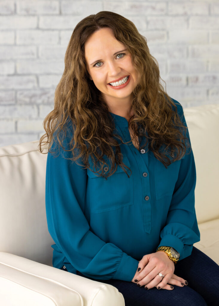 professional headshot of Jeanne Cross, LCSW, LAC